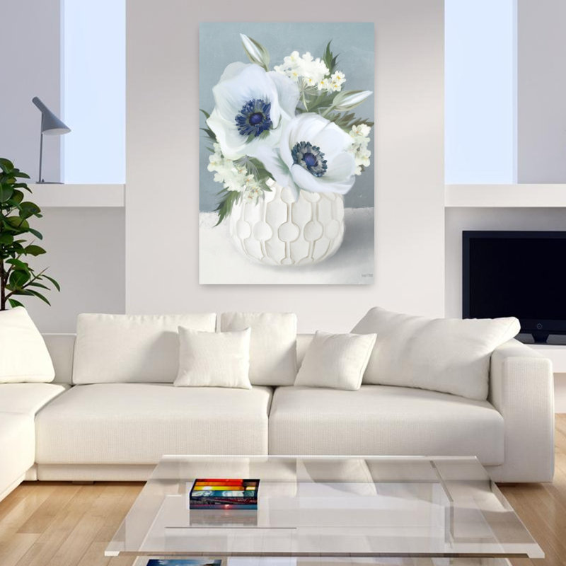 Anémones en bleu II, art floral contemporain, H 48 po x l 32 po