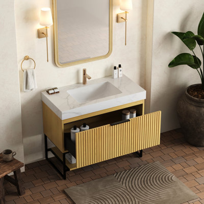 Meuble-lavabo autoportant de 36 po avec comptoir en pierre frittée blanche, lavabo encastré en céramique, tiroir d'armoire en contreplaqué et tablette ouverte, plateau en grain de chêne naturel, lavabo, étagère rayée,