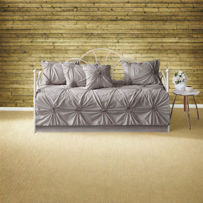 Comfortable Dark Gray Bedding Sets With Tufted Design For Guest Rooms