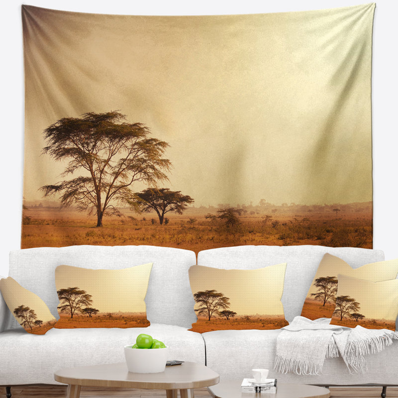 Arbres dans une grande tapisserie de paysage africain, H 50 po x l 60 po