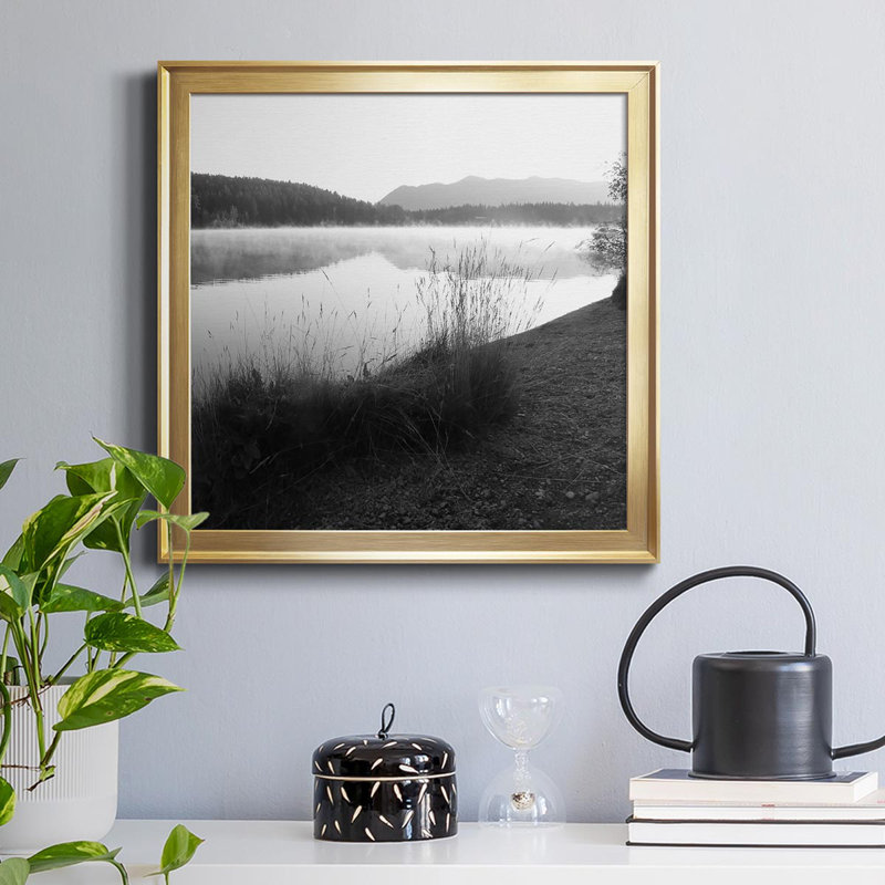 Misty Lake - Photographie de cadre photo sur toile, H 34,5 po x l 34,5 po x P 1,5 po, Or