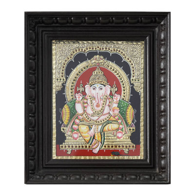Lord Ganesha assis sur le trône de Kirtimukha | Tanjore avec cadre | Couleurs traditionnelles avec or 24 carats