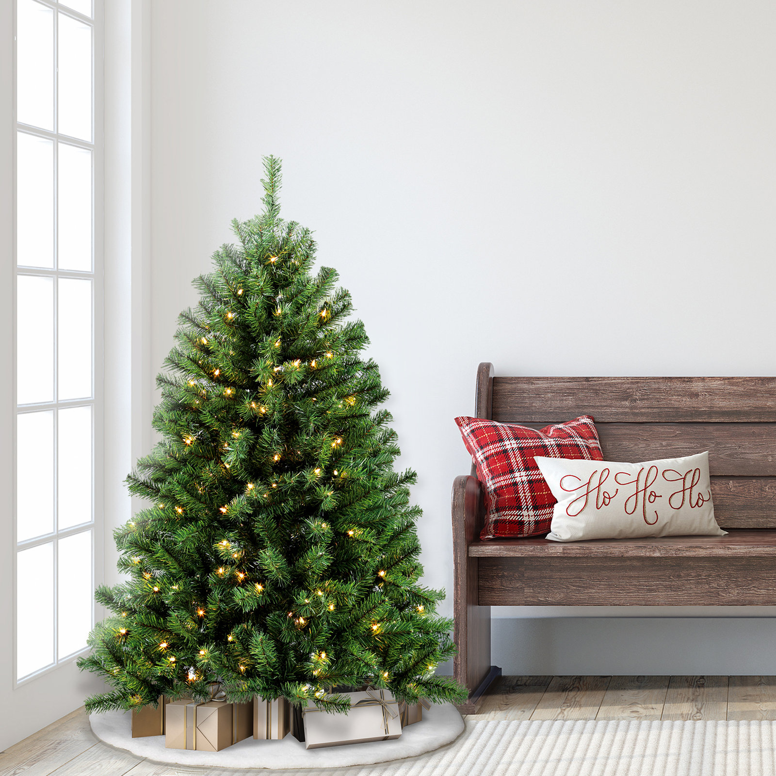 Lighted Artificial Christmas Tree, 4.5'