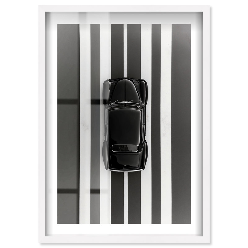 «Regal Car Shadowbox Print Sports» par Notoriart, cadre blanc, 21 x 31, H 31 po x l 21 po, Blanc