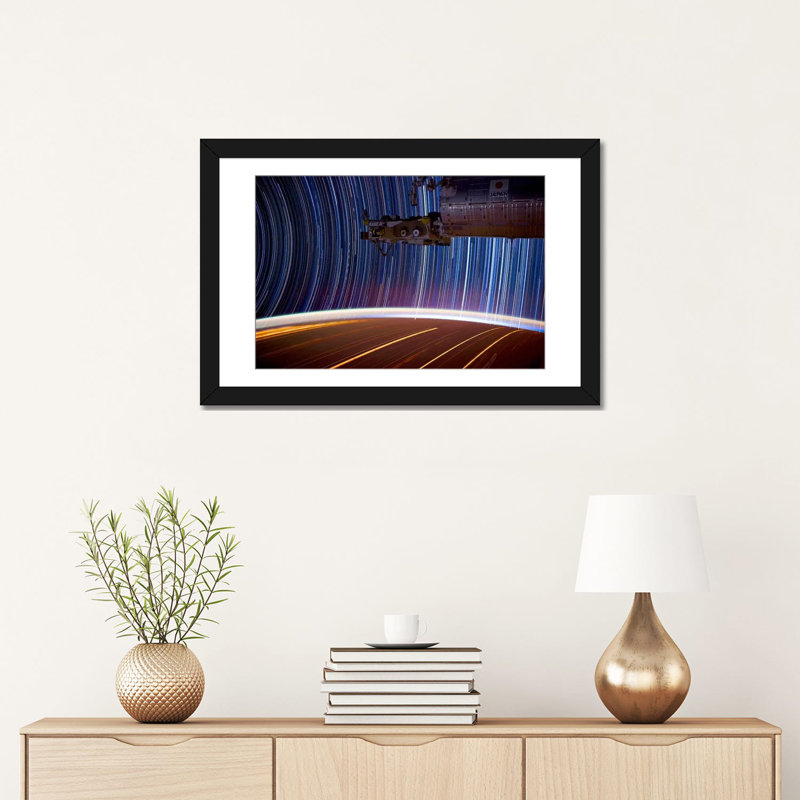 Astronomie et espace, "Long Exposure Star photograph from Space", impression sur toile, H 24 po x l 32 po x P 1 po, Blanc