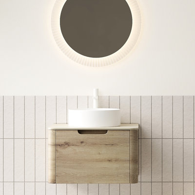 Meuble-lavabo de salle de bain 24 po avec rangement mural en contreplaqué, lavabo rond en céramique blanc lisse et exquis, pierre frittée d'aspect marbre naturel, boîtier en finition chêne, tiroir romain pré-assemblé, tiroir à fermeture en douceur