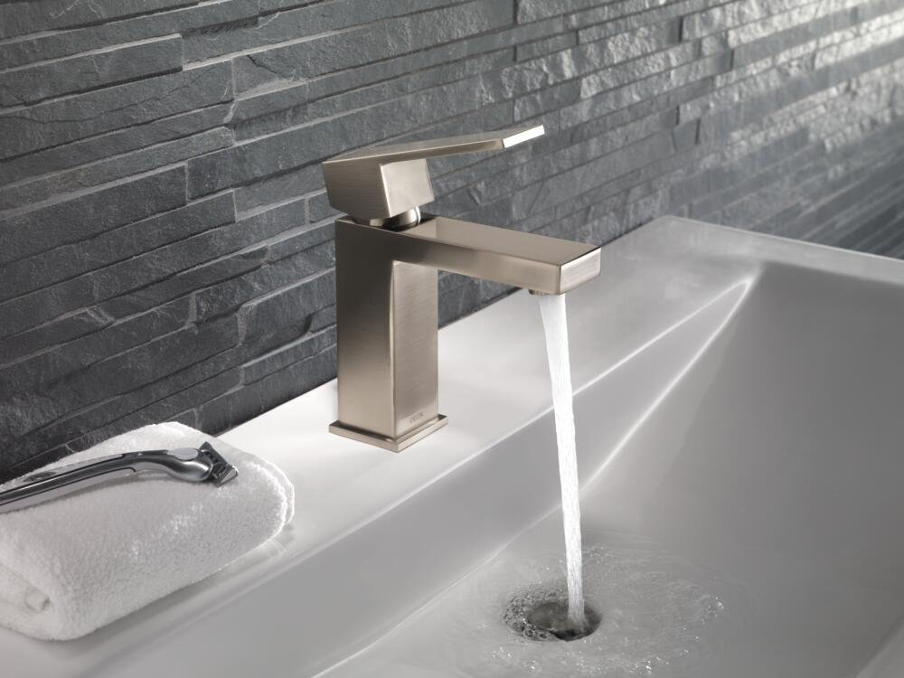 Modern Single-Handle Bathroom Faucet with Drain, Brilliance Stainless