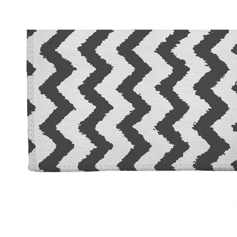 Chevy Tribal Non-Slip Outdoor Rug, Runner 2'6" x 8'