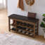 Un long banc à langer réglable en hauteur en bois d'hévéa naturel est livré avec un siège confortable, un espace de rangement dissimulé et de grands compartiments de rangement. Comprend un grain de bois naturel. Brun