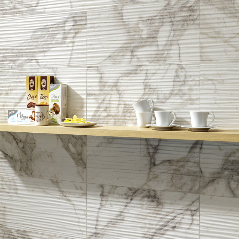 Carrelage mural en porcelaine cannelée 3D 12 po x 24 po Calacatta Moon