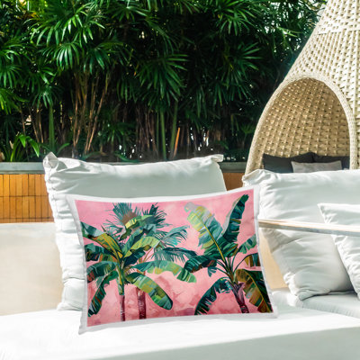 Coussin Palm Tree Tops on Pink, imprimé par LSR Design Studio