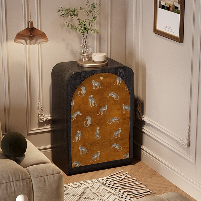 Buffet décoratif à trois tiroirs et une porte