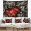 Tapisserie en polyester d’arrière-plan couleur rouge avec accessoires suspendus inclus-28490357