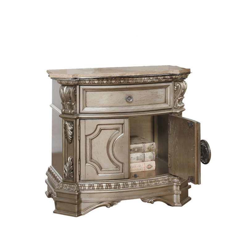 Table de chevet avec plateau en marbre, 1 tiroir et 2 portes en bois, finition argent antique, façade française doublée de feutre, arrêt, fermeture manuelle, rangement dans la chambre à coucher, peuplier argent massif, tiroir, façade, caractéristique, fermeture