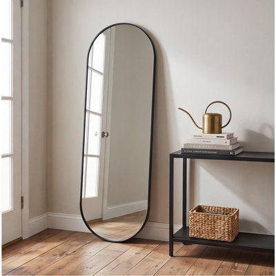 Miroir noir 63 po x 20 po en forme de pilule, cadre en alliage d'aluminium, verre HD - fixation murale pour chambre à coucher, salle de bain, salon