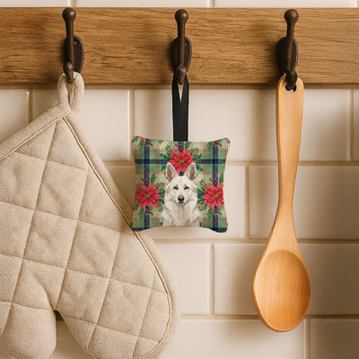 Ornement carré en tissu blanc berger allemand poinsettias 3,5 x 3,5