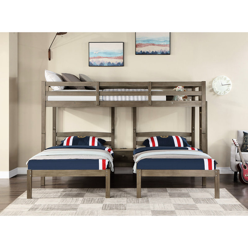 Triple lit simple de conception transitionnelle, structure en bois massif gris chaud, réversible, table de chevet encastrée avec port, barrières de sécurité, lit pour matelas, structure, position, tiroir et barrières de sécurité