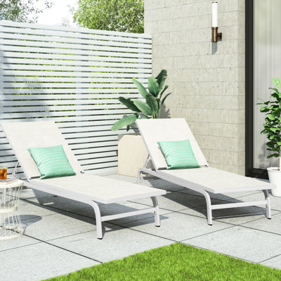 Chaise longue blanche pour deux personnes en filet de nylon, structure en aluminium, détails faits à la main, assemblage 2 en couleur fait à la main requis