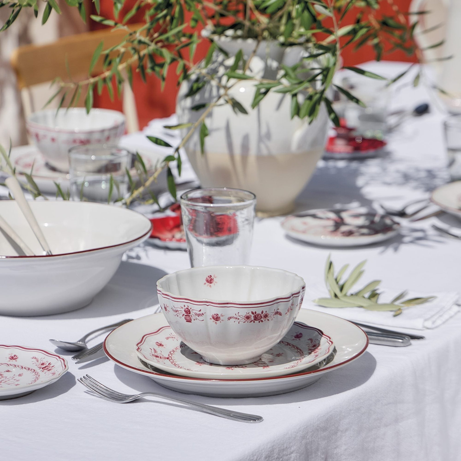 Vila Stoneware Cereal Bowl, White/Red