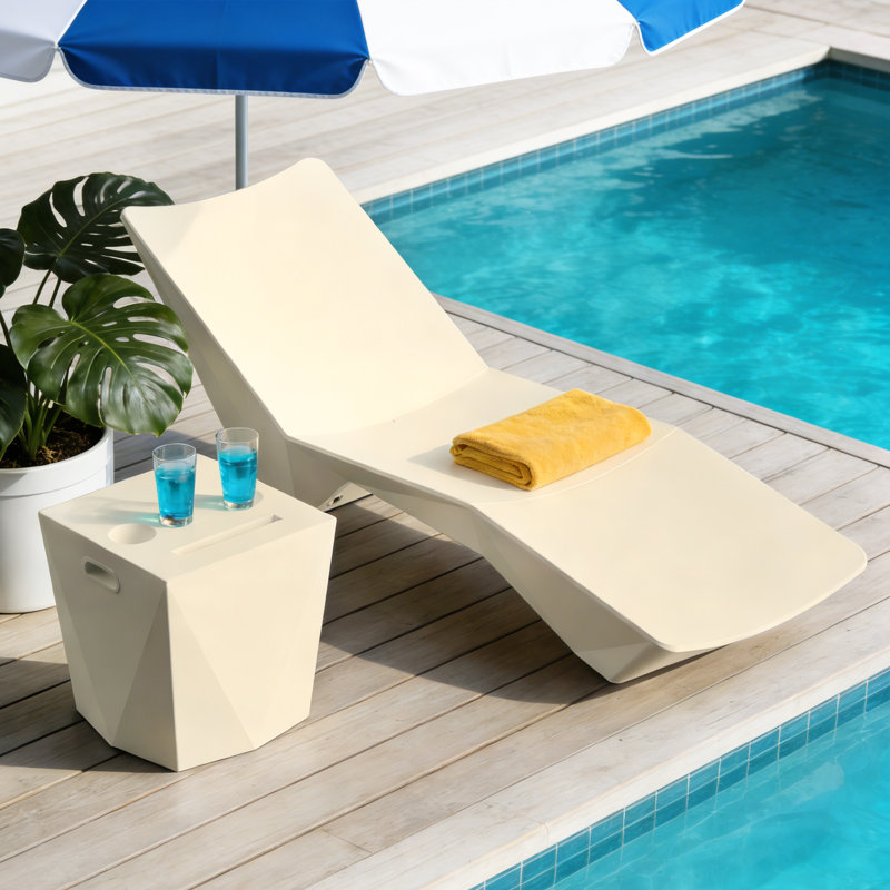 Assemble-Free Outdoor Side Table,Quick Assembly S-shaped Pool Lounger,Waterproof Plastic Pool End Table with 2 Cup Holders and 1 Tablet Holder, Essential for Outdoor Relaxation