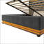Grand lit tapissier-464080449