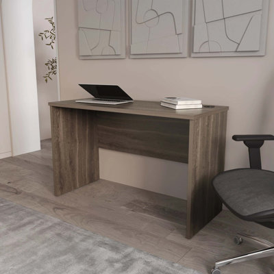 Bureau de travail minimaliste avec gestion des câbles