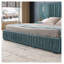 Lit plateforme tapissier très grand en chenille avec tables de chevet intégrées et lampes de lecture réglables, cadre de lit à profil bas plissé - bleu-vert