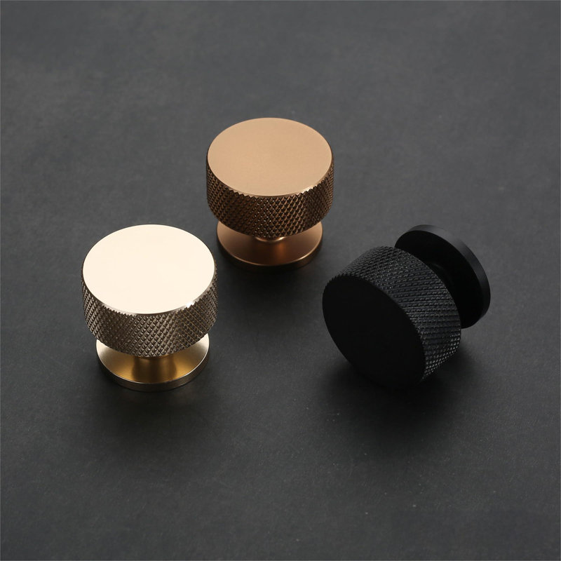 Paquet de 10 boutons d'armoire noir mat, boutons de cuisine ronds moletés de 1,2 po de diamètre pour armoires et tiroirs