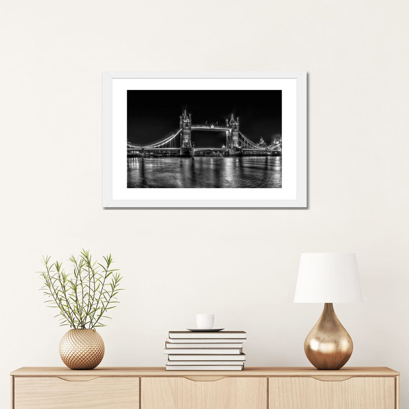 Londres en noir et blanc par David Gardiner - reproduction de photo, H 24 po x l 16 po x P 1 po, Papier encadré blanc, Blanc