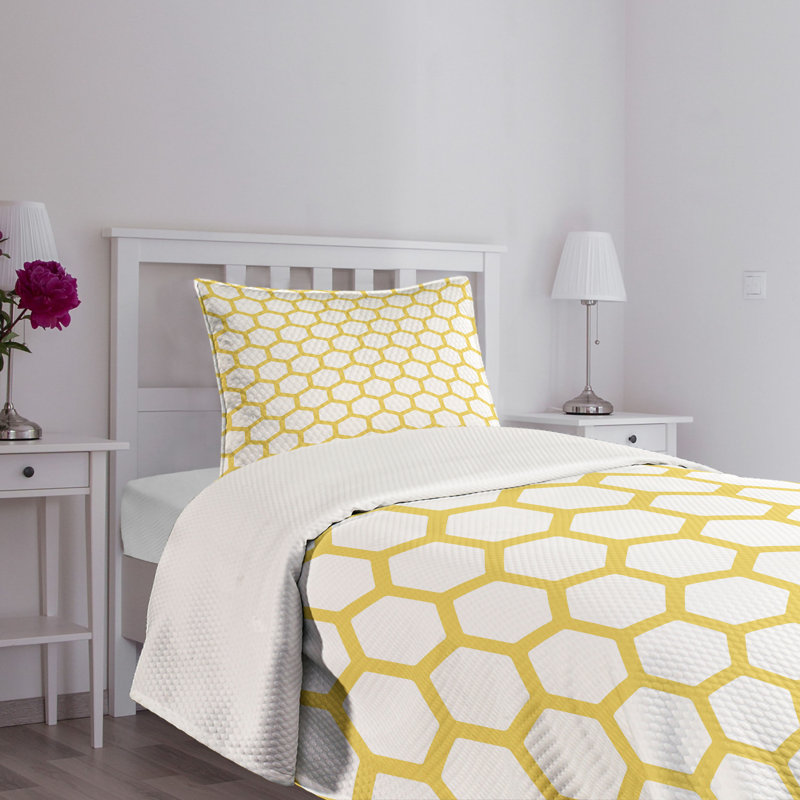Yellow and White Hexagonal Twin Quilted Bedspread Set