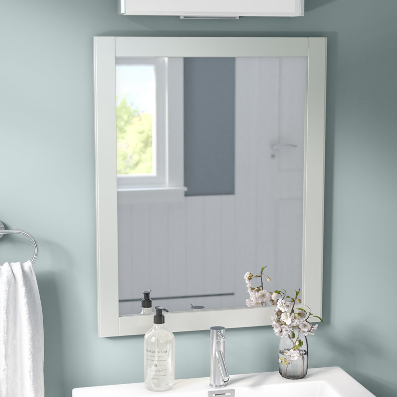 Miroir de salle de bain Akhari, 30 po x 24,02 po, Blanc semi-brillant