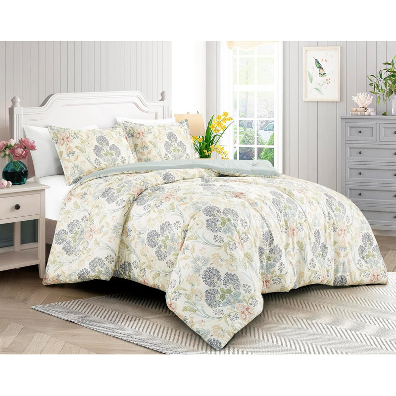 Alyssa Standard Floral Comforter, King Comforter + 2 King Shams