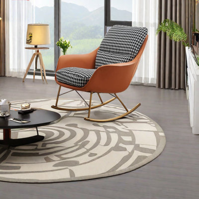 Chaise berçante confortable avec design ergonomique