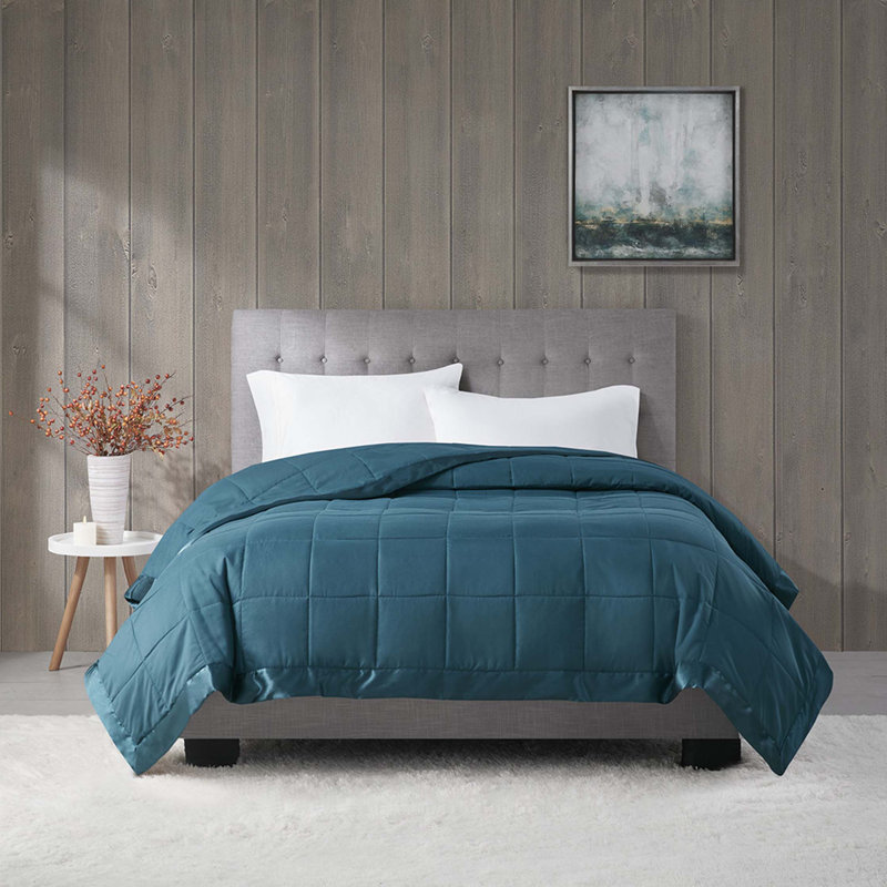Couverture légère en duvet synthétique avec bordure en satin bleu sarcelle, Sarcelle, L 68 po x l 90 po