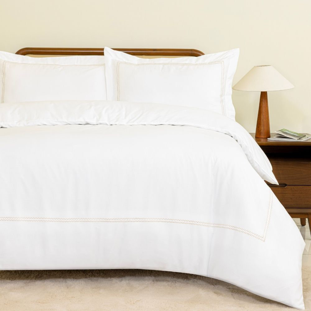 Mhg Living Oxford Gold Luxury 100% Cotton Duvet Cover Set King 230X220cm - Baratta Stitch Design – Soft, Breathable & Hypoallergenic Bedding With 2 Pillowcases - Button Closure, Winter Comfort - Image 4