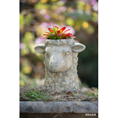 Pot à fleurs en forme de mouton 14 x 12 x 14,5 po avec finition patinée blanche et grise