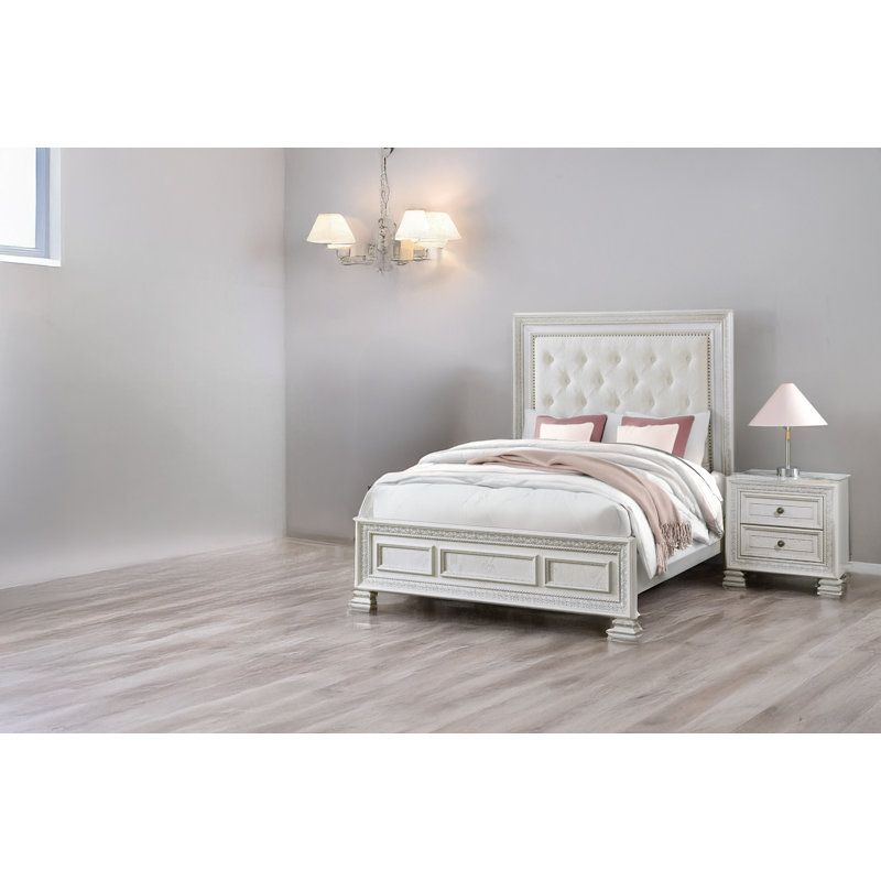Senorina Pearl White Upholstered Tufted Panel Bedroom Set, Grand