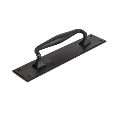 Pull Handle on Backplate