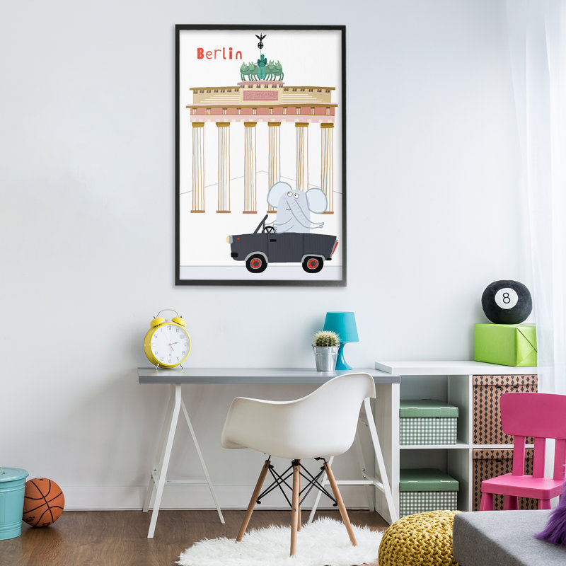 Éléphant et architecture de Berlin, estampe numérique, design par Carla Daly, H 30 po x l 20 po, Giclée encadrée noir minuit