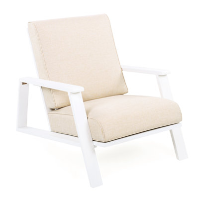 Chaise longue d'extérieur avec coussin beige et bois blanc - Idéal pour la piscine ou le foyer d'extérieur