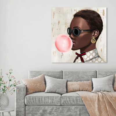 " Fashion And Glam Bubble Gum Babe Accessories "