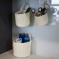 https://assets.wfcdn.com/im/42622317/resize-h210-w210%5Ecompr-r85/1372/137274356/Alfreda+Wicker+Basket.jpg