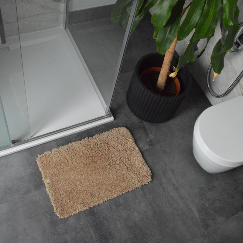 Agniete Small Shaggy Bath Mat, Beige