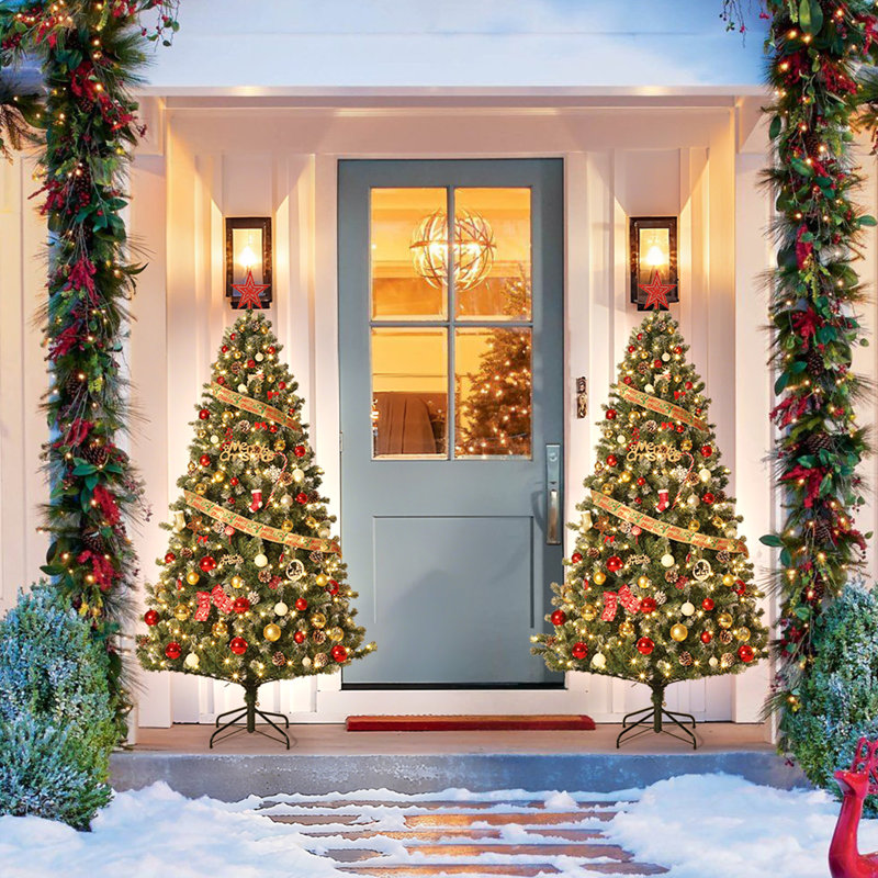 Arbre de Noël artificiel épinette enneigé, pré-décoré avec des pommes de pin et un pied pliable, H 4,5 pi