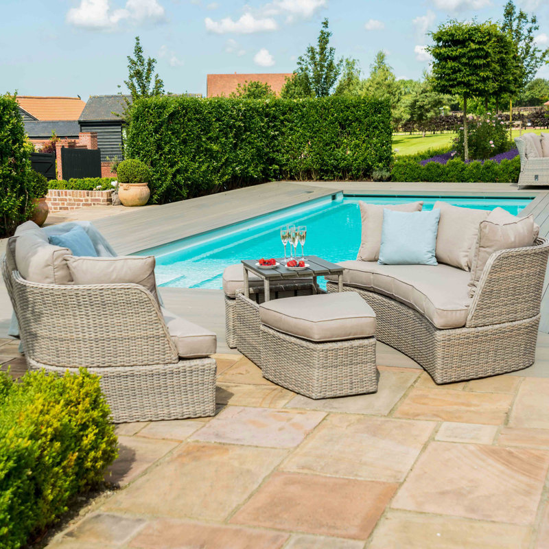 Canica Rattan Daybed