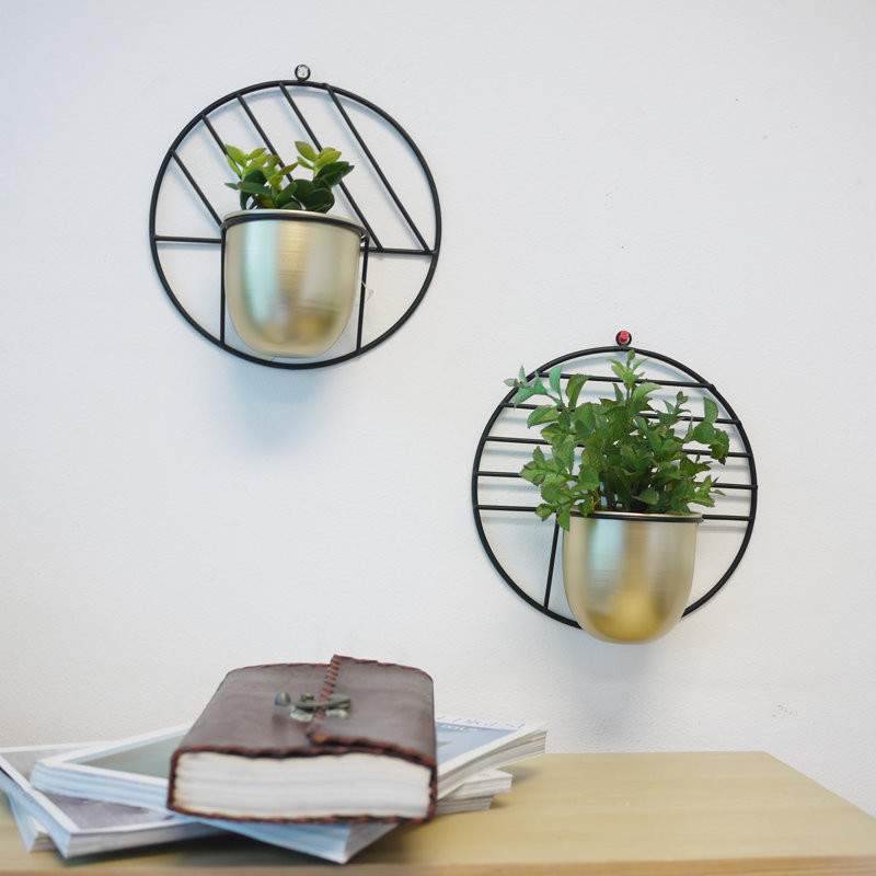 Fegan Metal Wall Planter