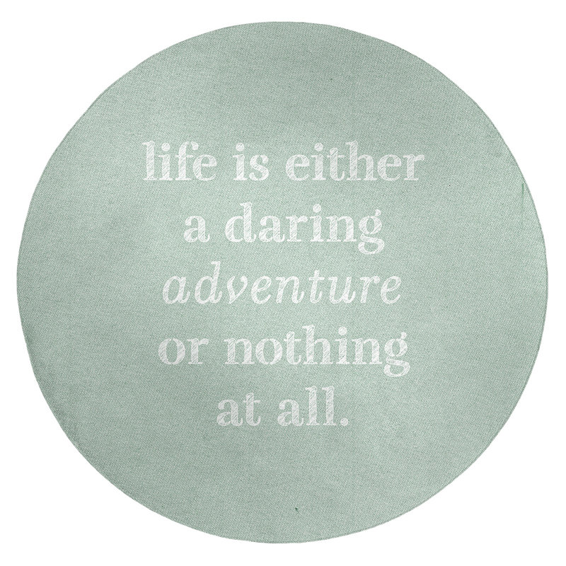 Tapis en poly-citation "life life", Rond 5 pi