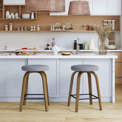 Ensemble de 2 tabourets pivotants, tabouret de bar sans dossier 26 po, siège rembourré en tissu, pieds en bois robuste et repose-pieds en métal