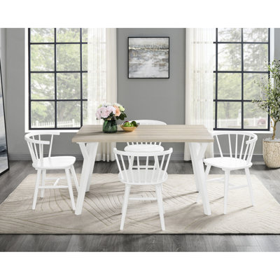 Ensemble de repas chic : table rectangulaire et 4 chaises contemporaines en bois exotique.