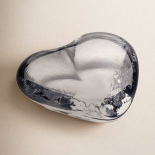 Highgate Heart, Medium